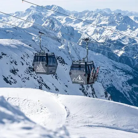 Lovatière Convivial Vue Montagne La Plagne